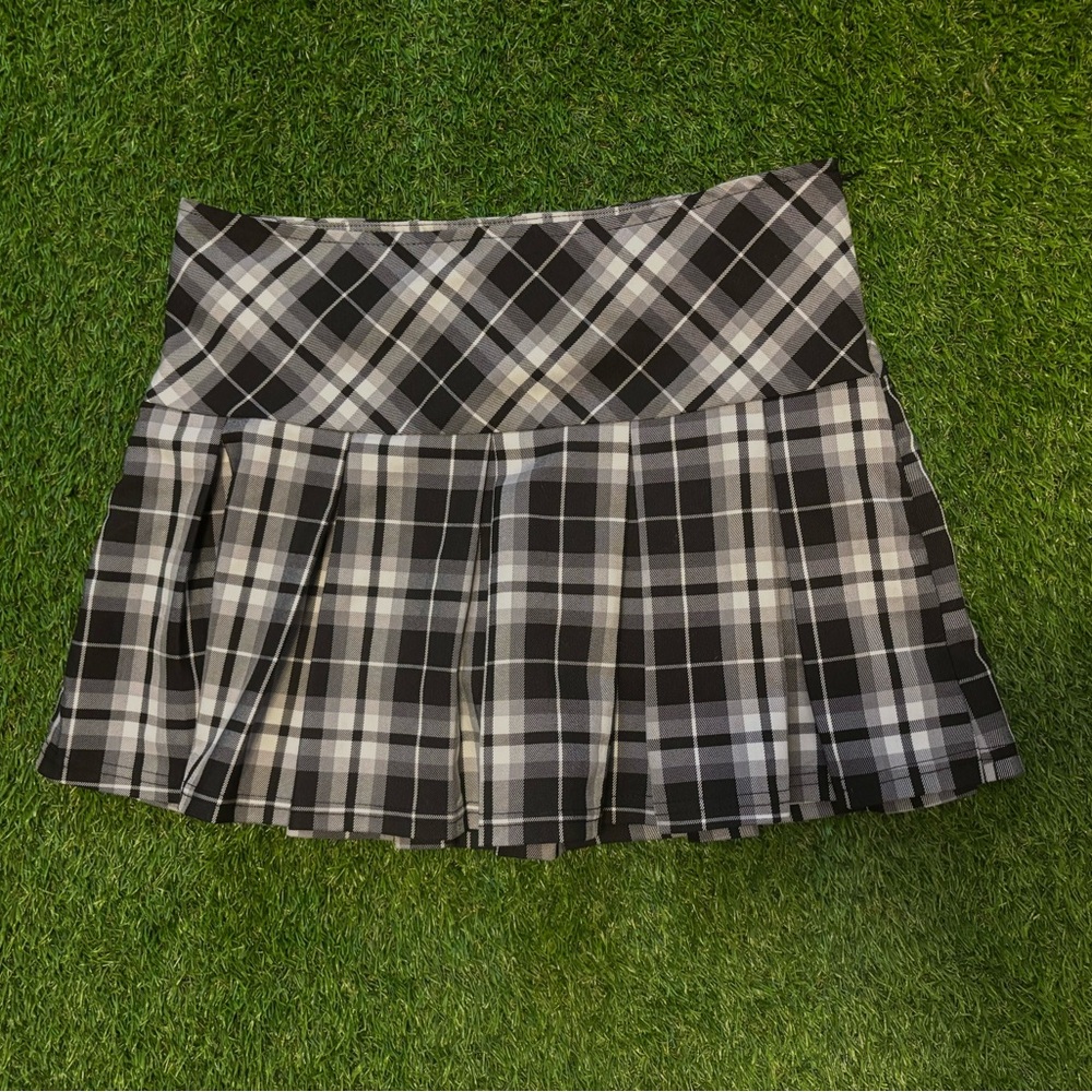 Urban Heritage Black and White Mini Skater Skort never worn